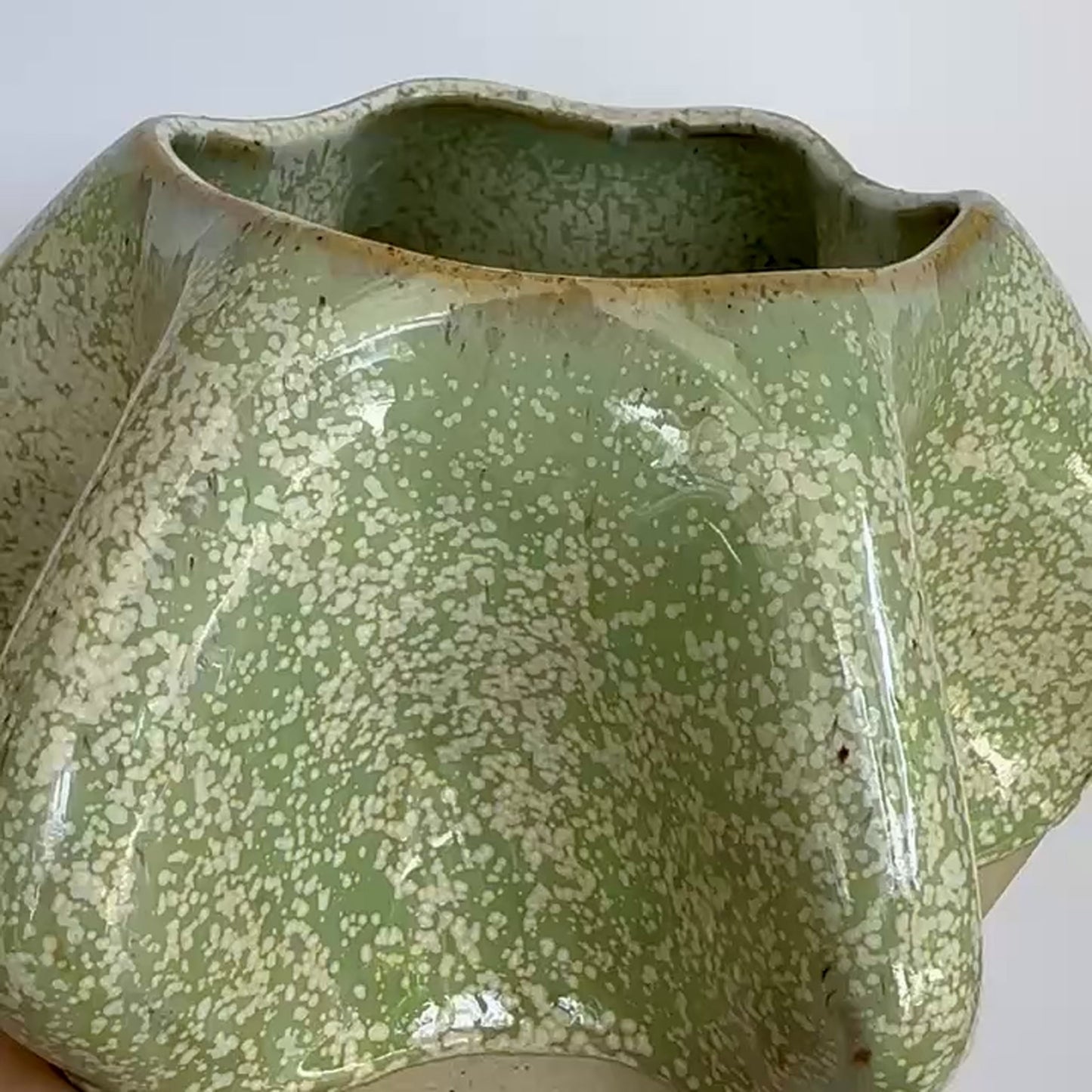 Pinched Sided Planter Pot - Mint Green