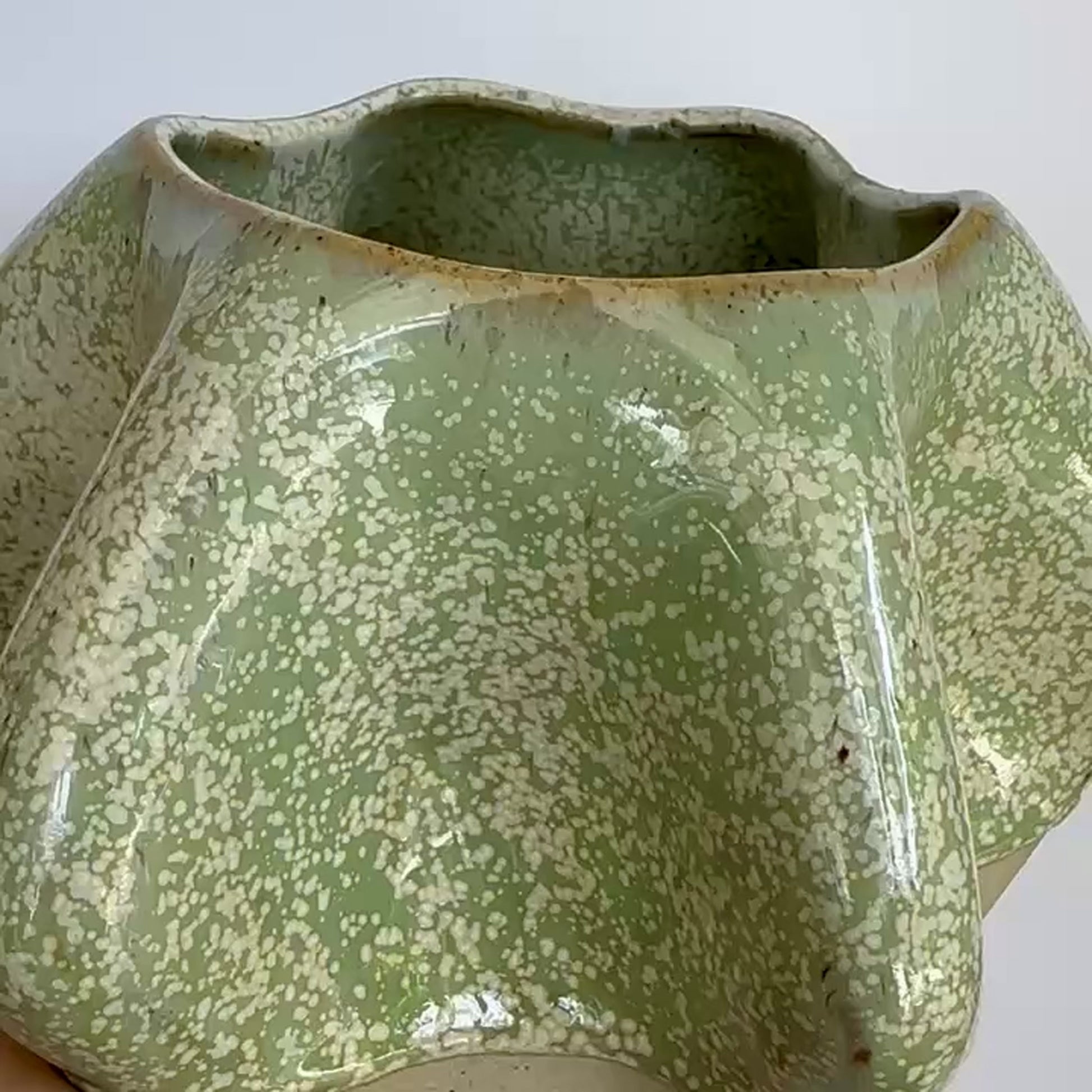Pinched Sided Planter Pot - Mint Green