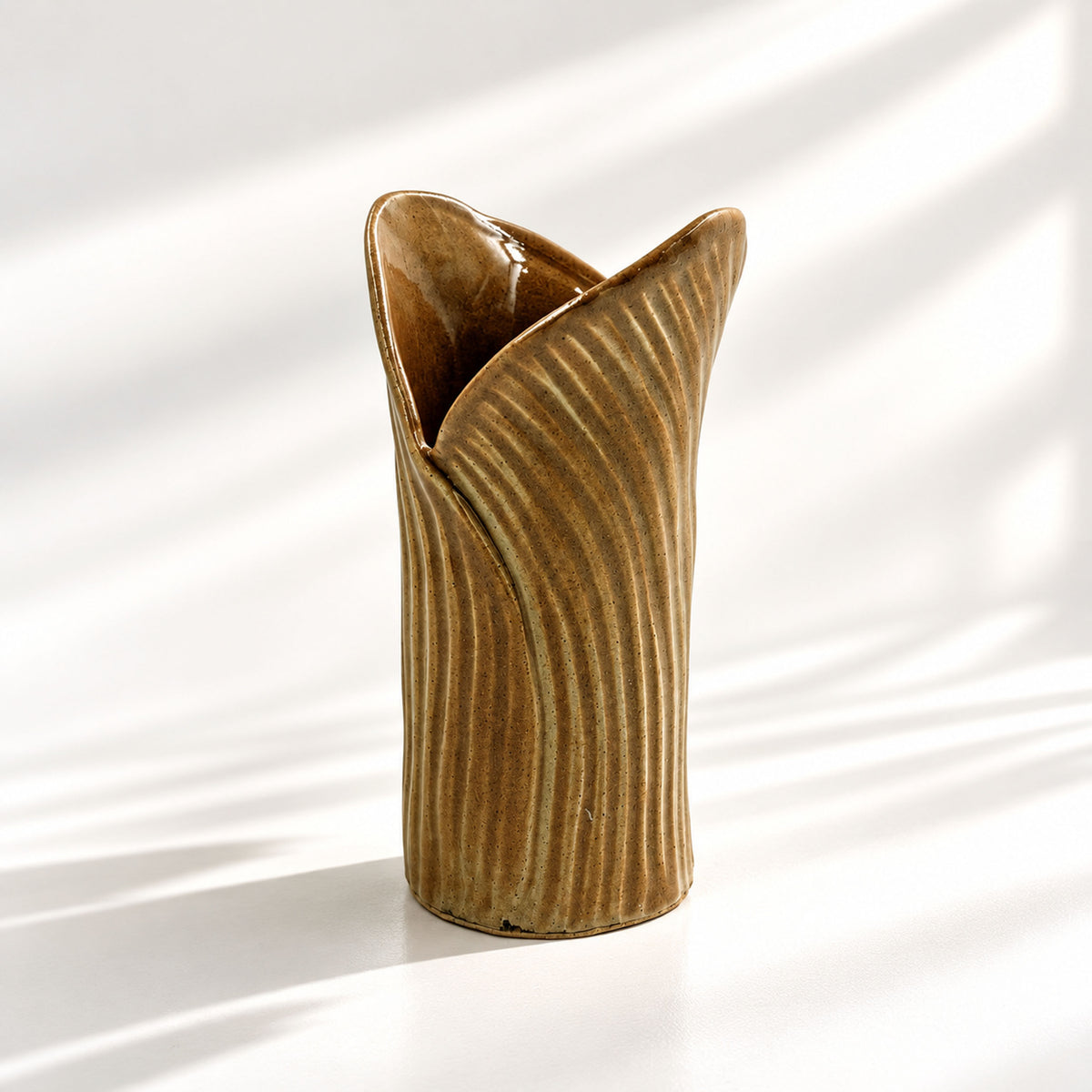 Tulip Flower Vase - Caramel Glaze